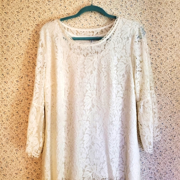 Lace shirt - Picture 1 of 3